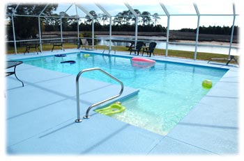 Crystal River Native Vacations water front pool