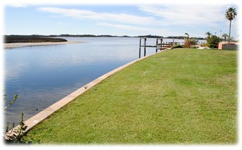 Crystal River Native Vacations Rental House Backyard